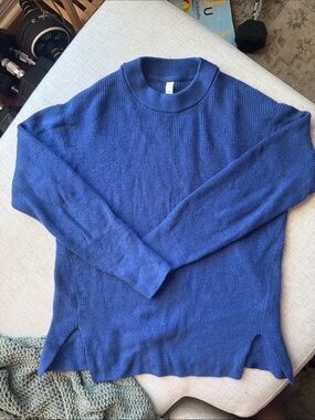 Lululemon Ribbed Crew Neck Knit Sweater 4 Blue Side Slits